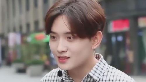 韩国情侣吵架吃瓜视频,甜蜜变味，网友热议