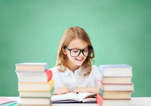 吃瓜边看书小视频,轻松愉悦的视听阅读体验