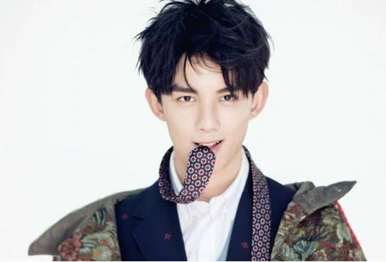 吴磊王俊凯吃瓜视频,揭秘娱乐圈幕后故事